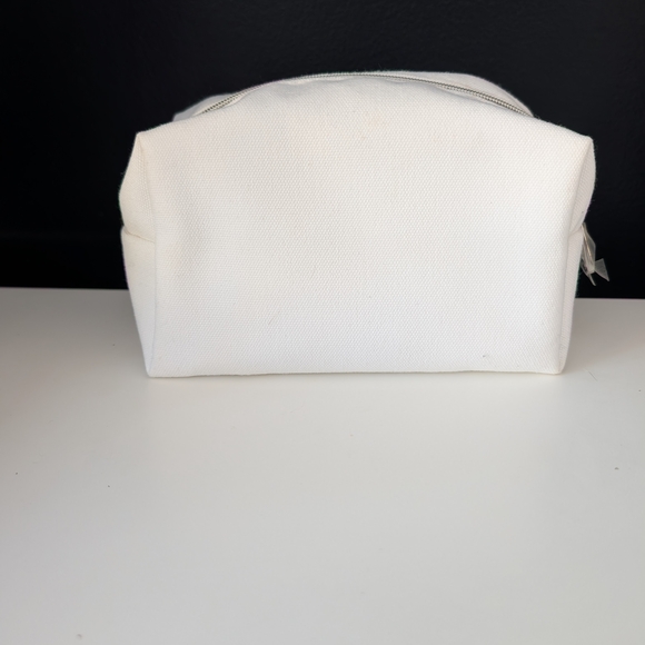 Miss Dior Makeup Bag with Dior Stuffing - GWP - Picture 2 of 5